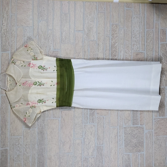 VINTAGE HANDMADE EMBROIDERED DRESS Tulle - Picture 15 of 16